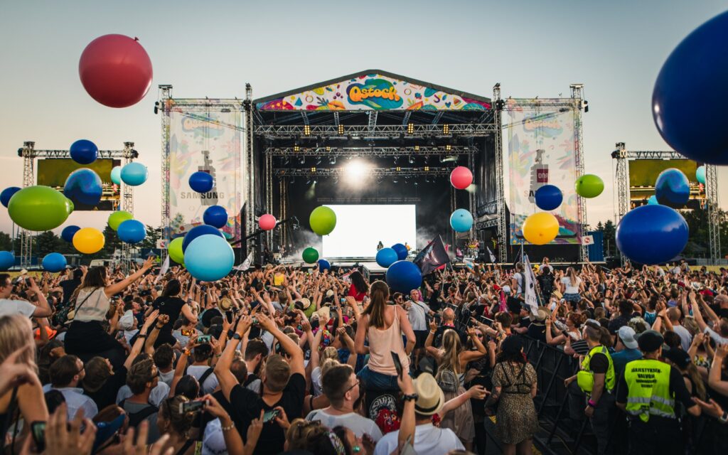 Privaattimobiiliteknologia vauhdittamaan Qstockin maksuliikennettä ja parantamaan festarivieraiden asiakaskokemusta